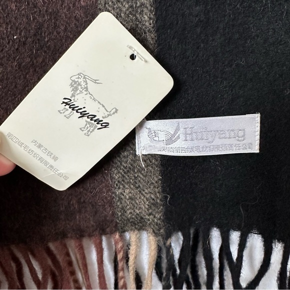 Wool scarf - Picture 2 of 5